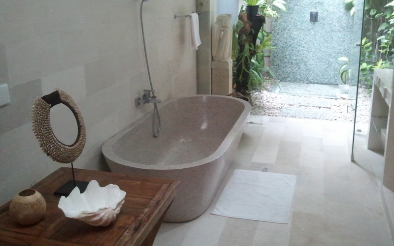 Villa Casa Bali bedroom orange room-3 bathroom